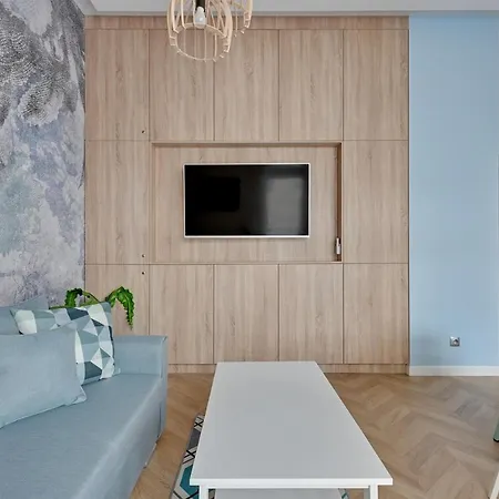 Lion - Nicea Apartament With Parking & Ac Apartman