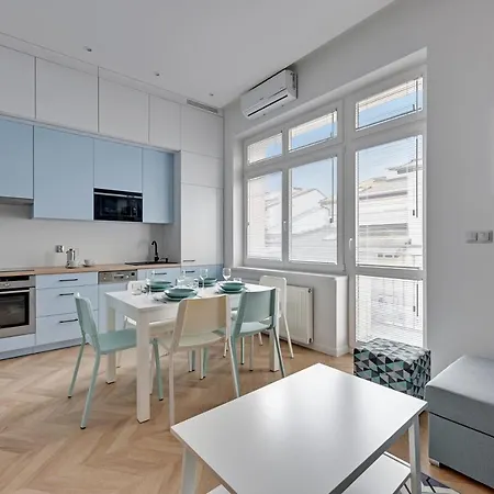 Lion - Nicea Apartament With Parking & Ac Apartman *